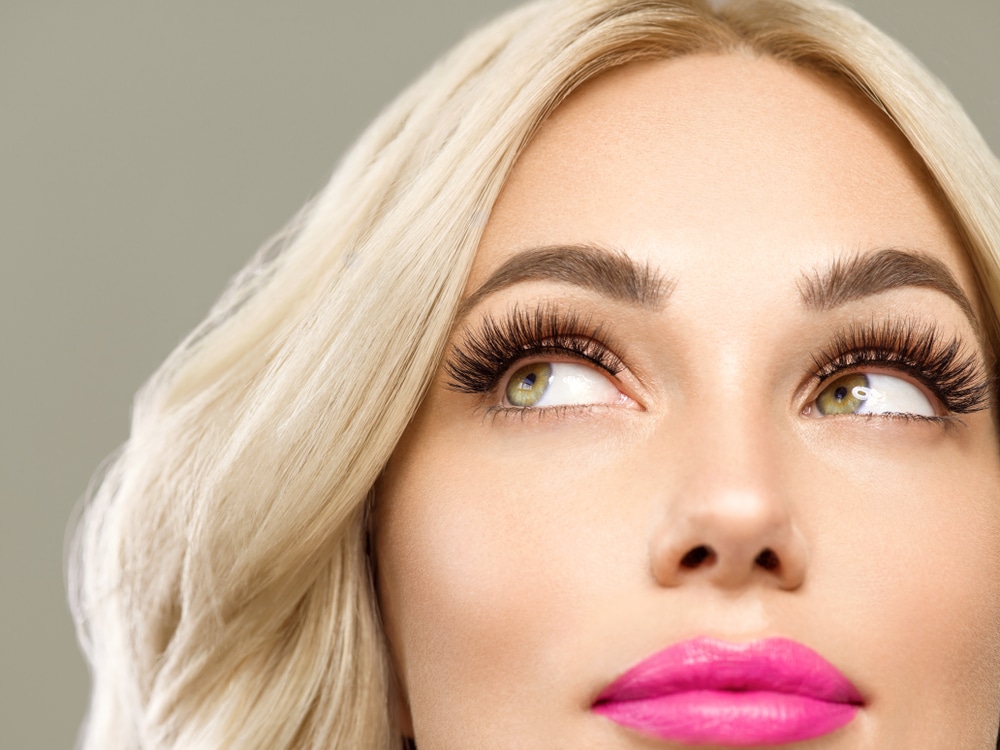 Beautiful,Blonde,Woman,With,Lashes,Extension,And,Pink,Lips,Long